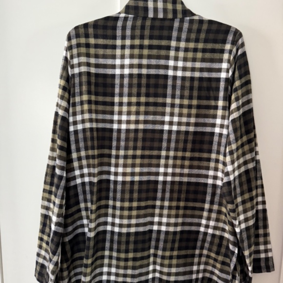 Staples Plaid Flannel Top with Peplum HEM - Picture 3 of 7